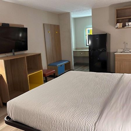 Days Inn By Wyndham Kings Dominion 도스웰 외부 사진