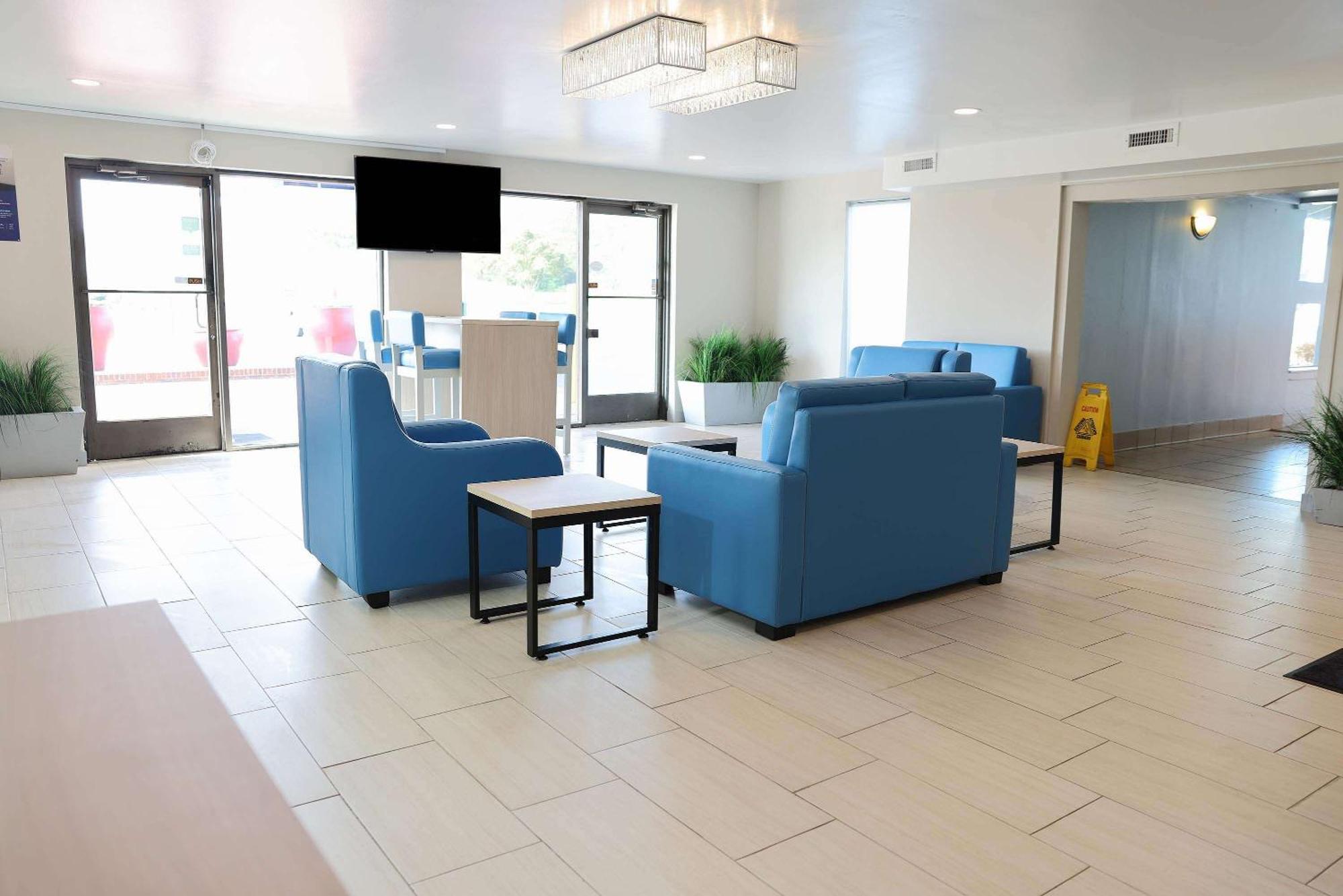 Days Inn By Wyndham Kings Dominion 도스웰 외부 사진