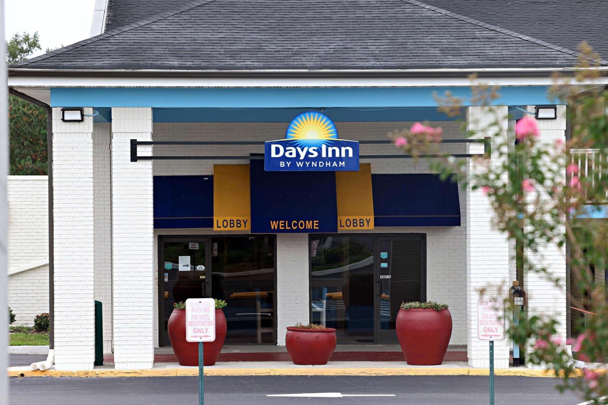 Days Inn By Wyndham Kings Dominion 도스웰 외부 사진