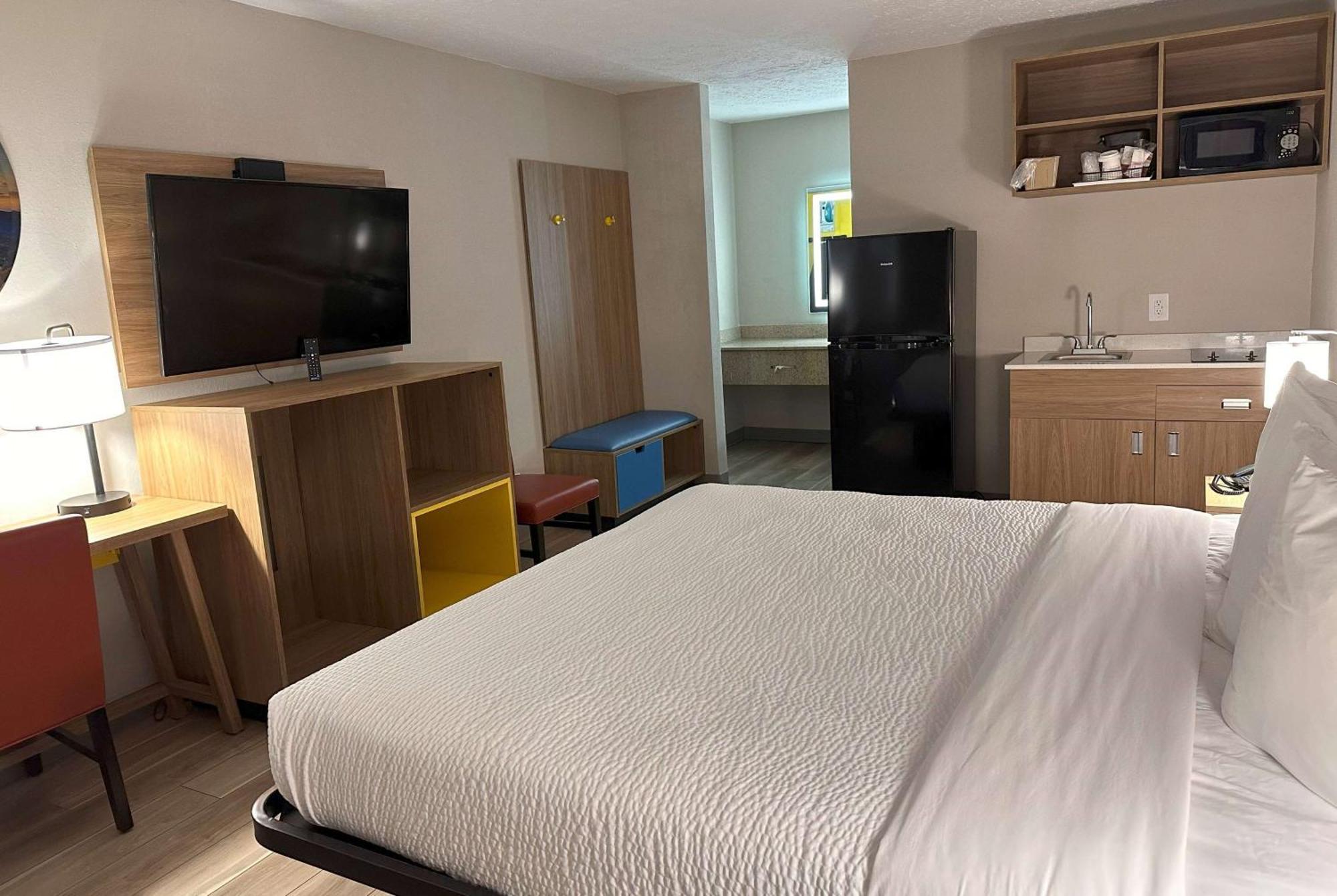 Days Inn By Wyndham Kings Dominion 도스웰 외부 사진